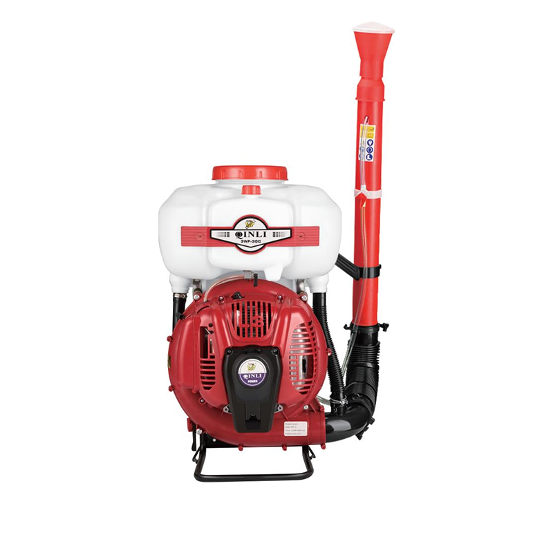 Agricultura con mochila de gasolina Mistán