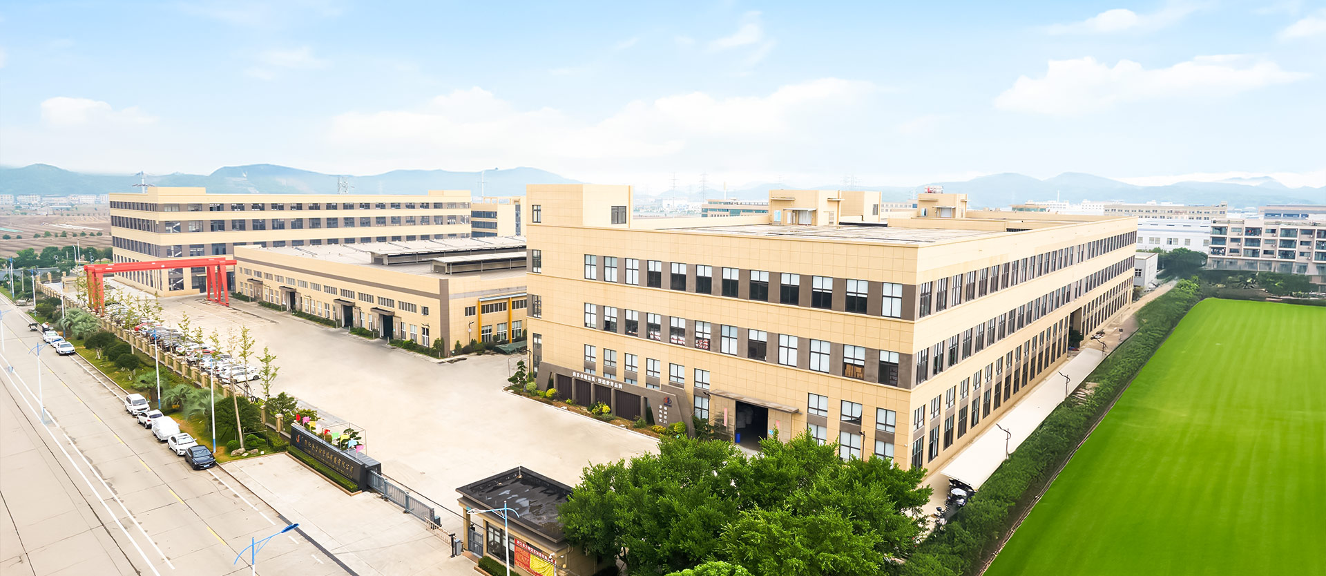 El paisajismo comienza con riego de precisión.